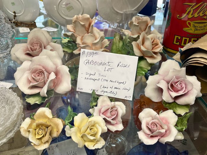 Capodimonte roses lot signed Tucci