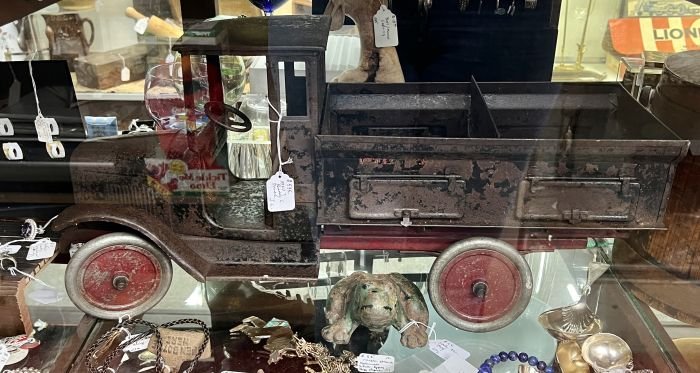 1920s Buddy L truck & early iron frog